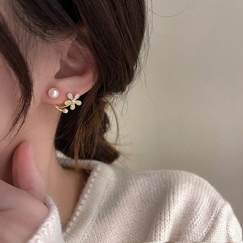 Imitation Pearl Flower Stud Earrings