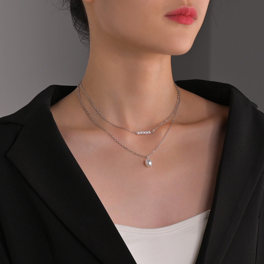 Multi-layered Pearl Pendant Necklace