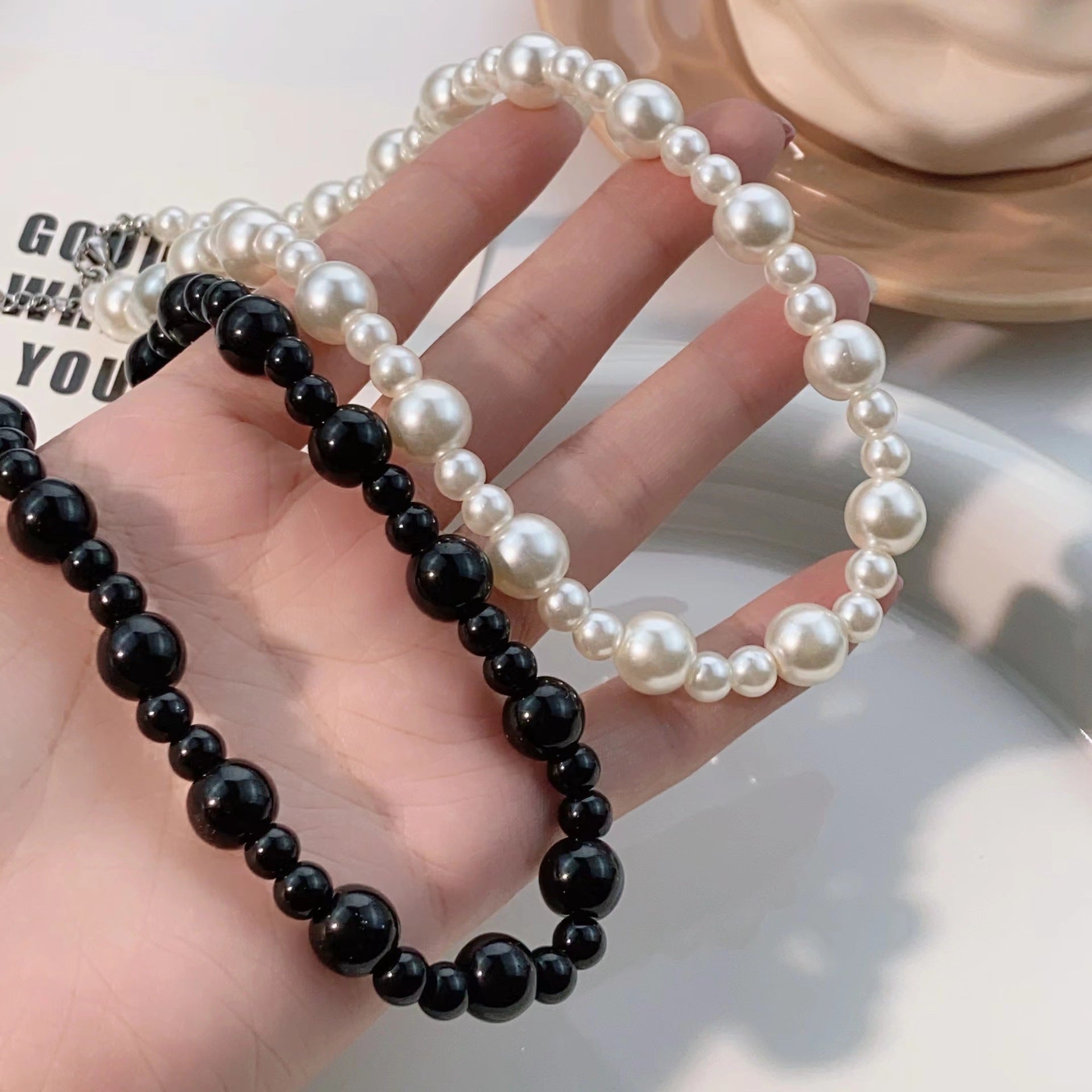 Round Glass Beaded Chain Clavicle Choker Necklace