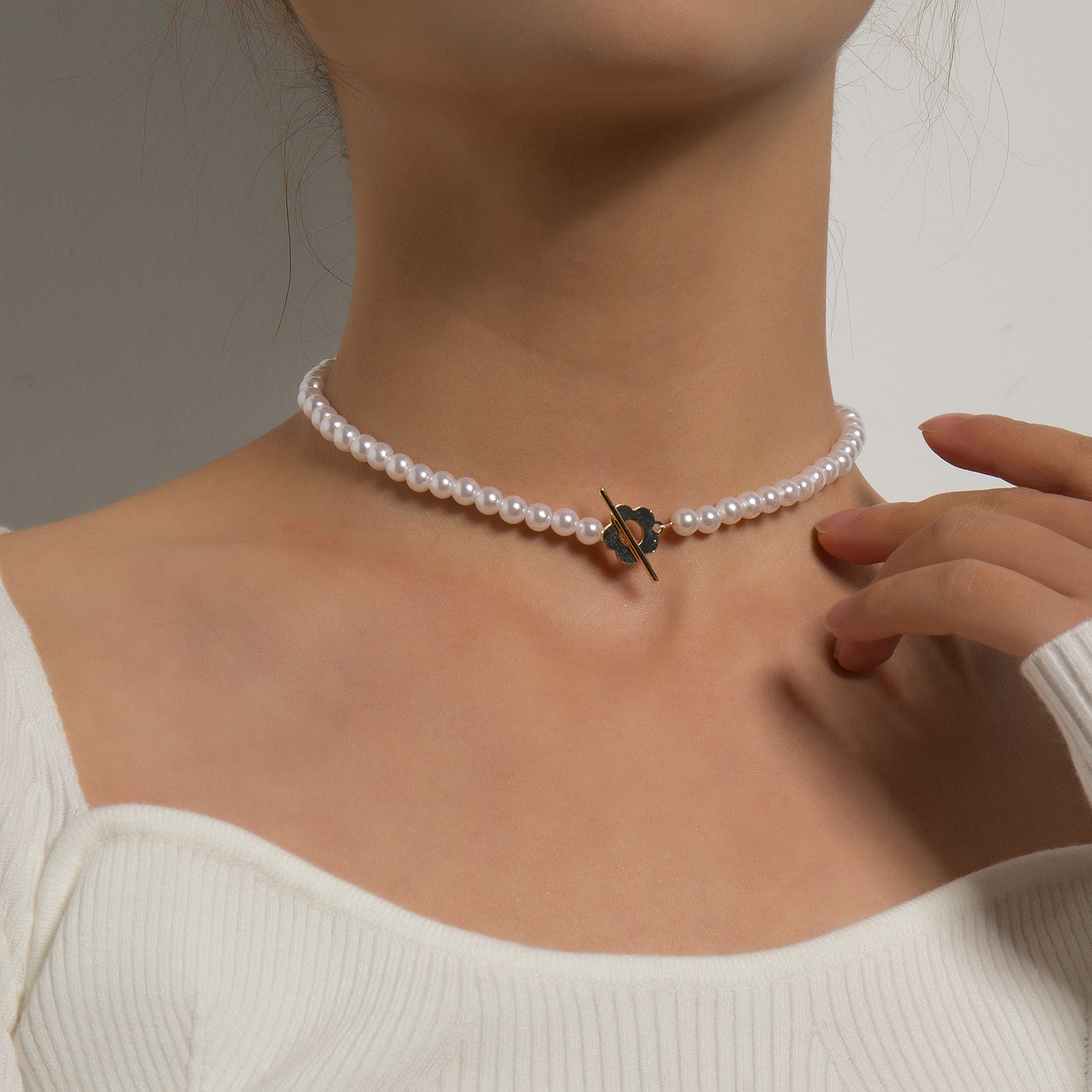 Bohemian Style OT Buckle Flower Shape Pearl Choker Necklace