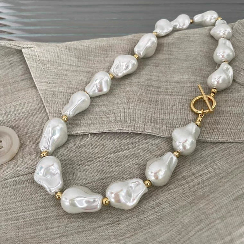 Baroque Irregular Pearl Pendant Choker Necklace for Women