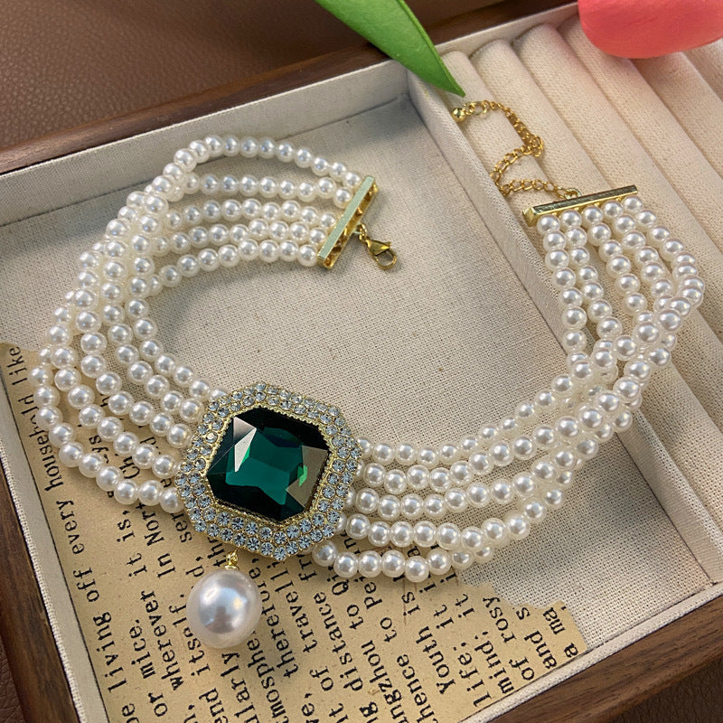 Layered Big Rhinestones Pearl Beads with Green/Red/Transparent Crystal Short Choker Necklace