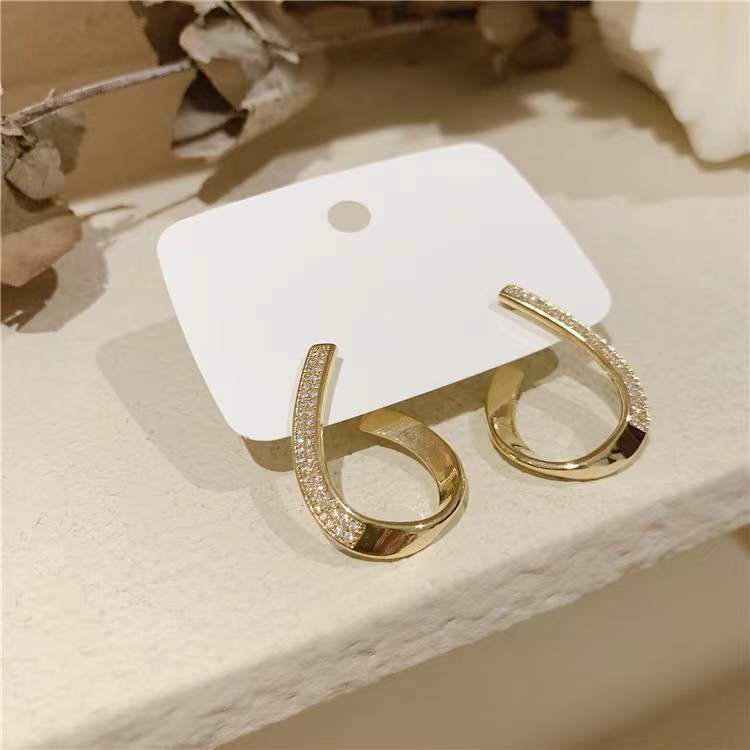 Geometric Rhinestone Twisted Simple Drop Studs Earrings