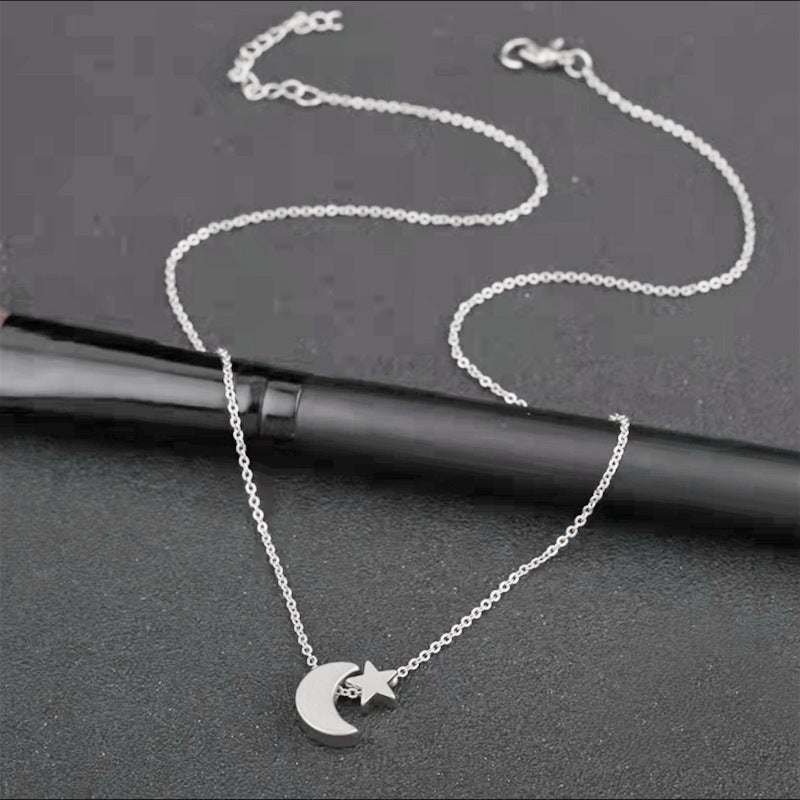 Simple Moon Pendant Necklace