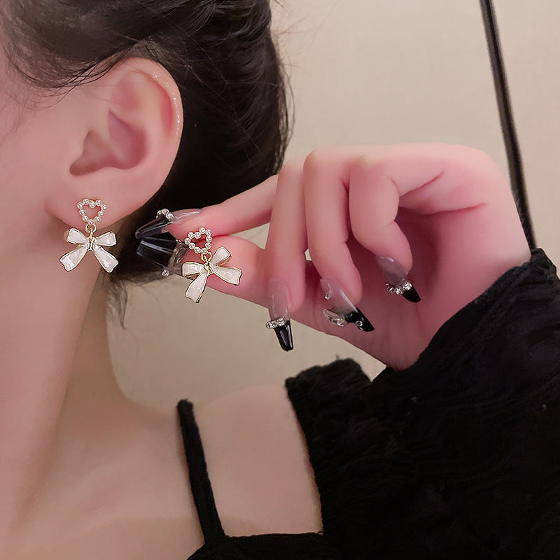 Vintage White Pearl Love Heart Stud Earrings
