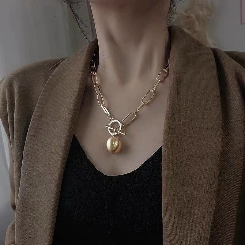 Vintage Round Bead Pendant Necklace
