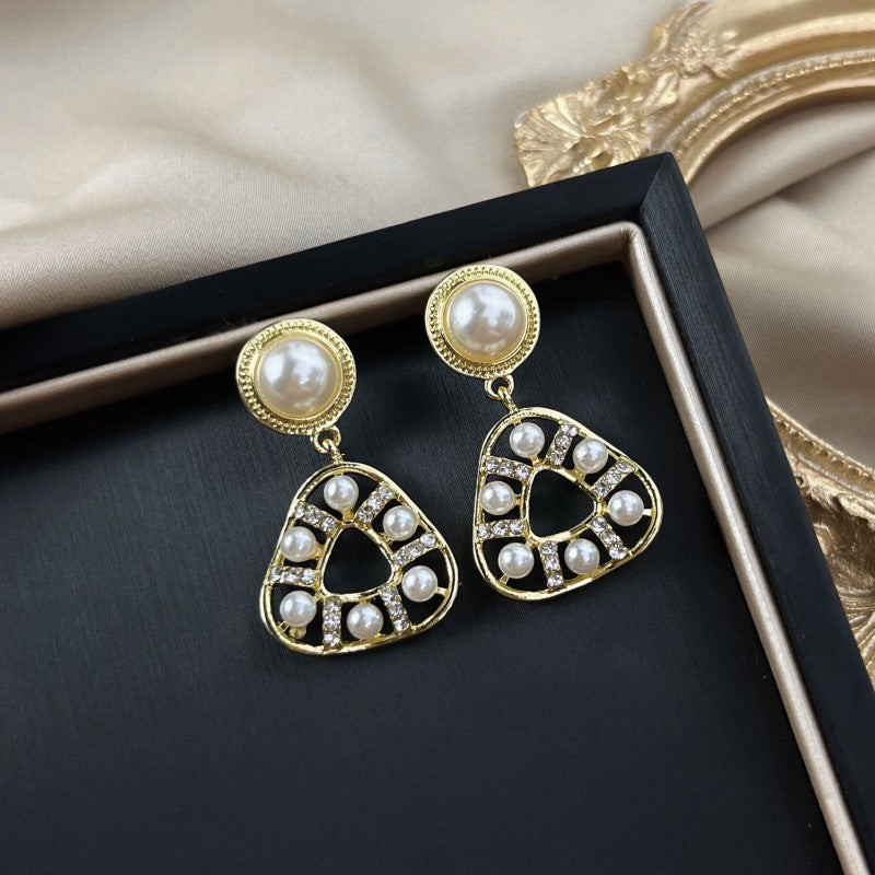 Geometric triangle Shape Pearl Stud Earrings