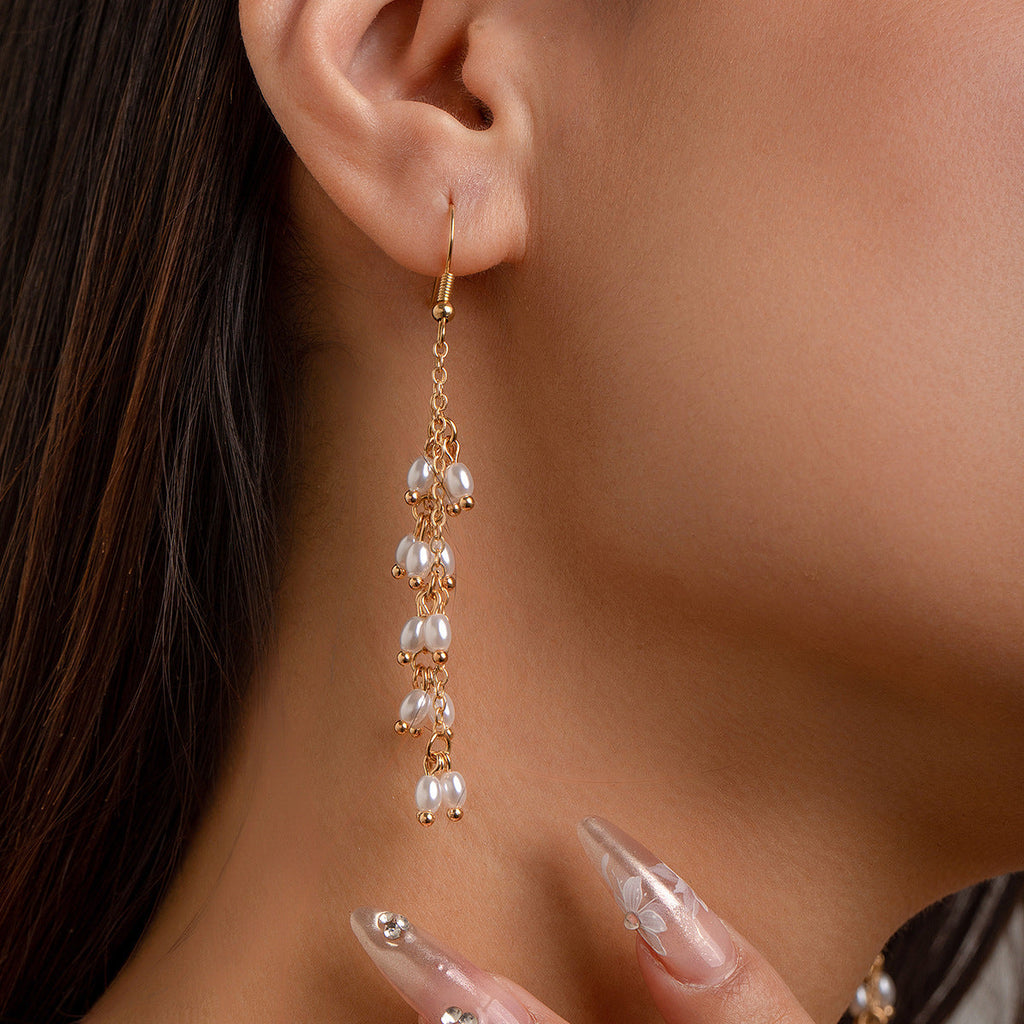 Elegant Faux White Pearl Necklace with Long Gold-Plated Tassels