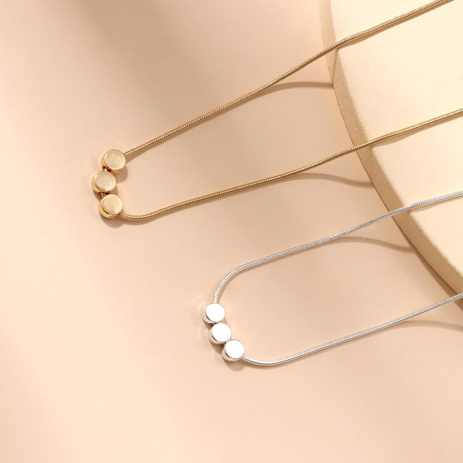 Round Disc Charms Choker Necklace