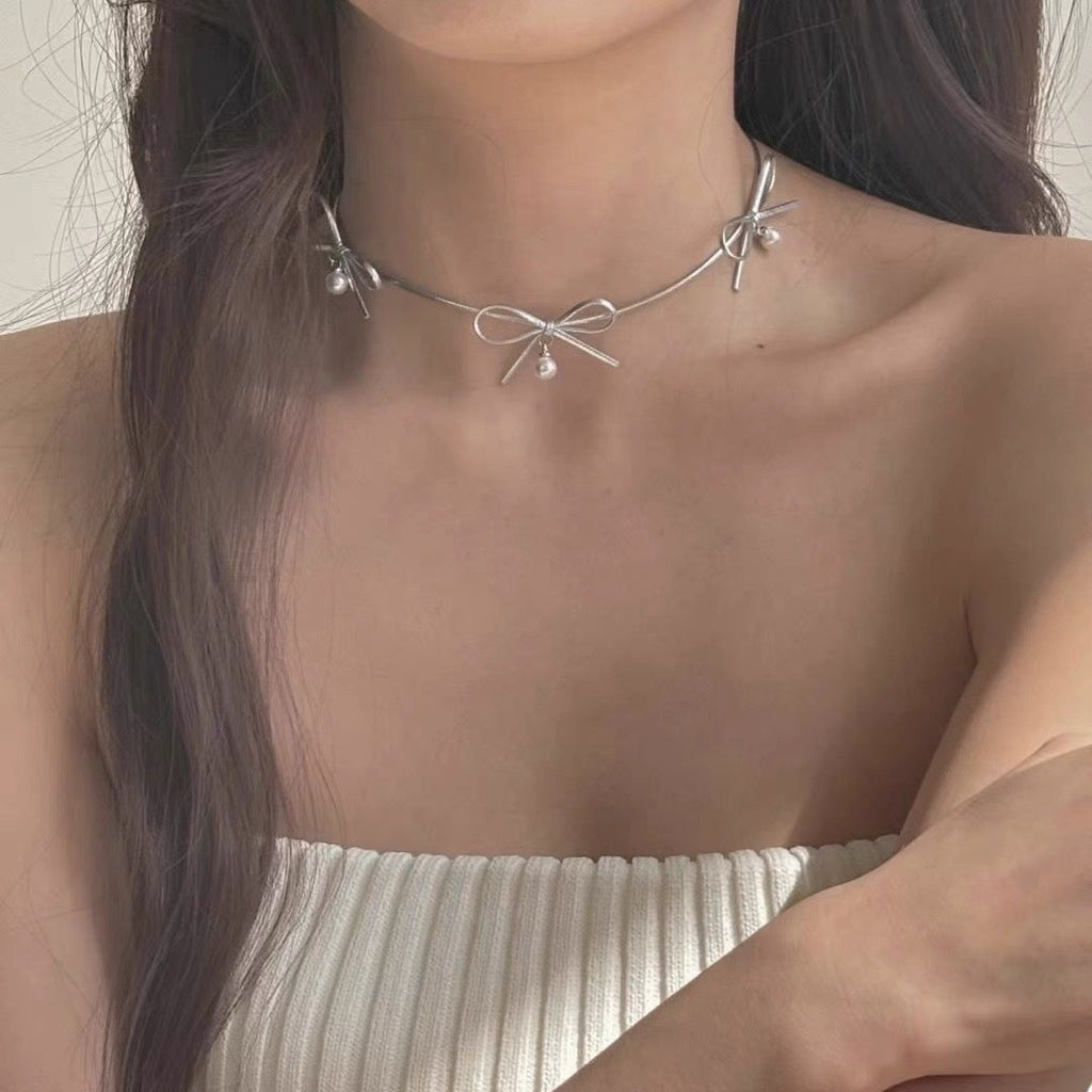Silver Color Leather Bow With Pearl Necklace
